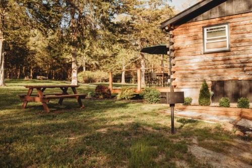 Picnic area at log cabin vacation rental
